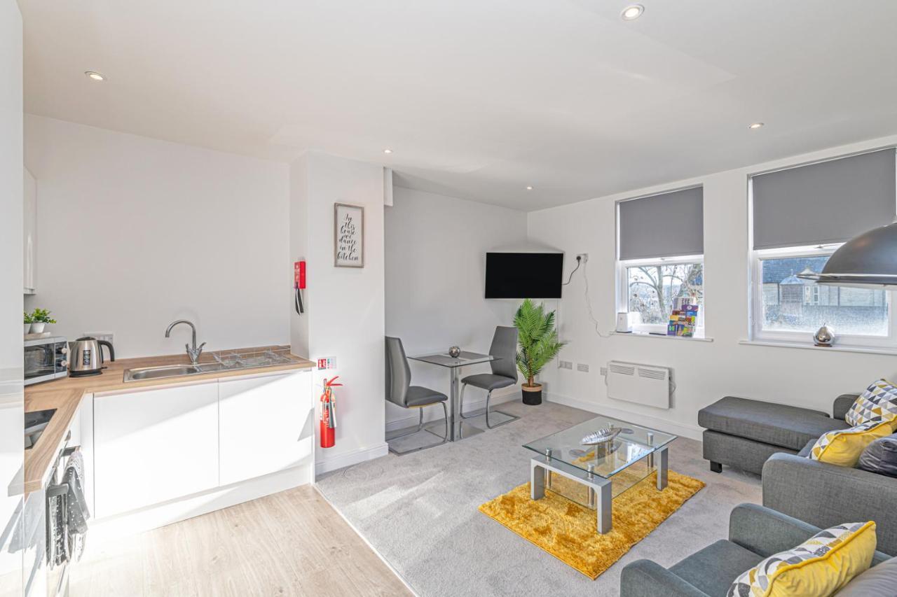Prescott Court Serviced *