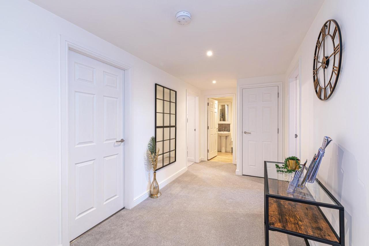 Prescott Court Serviced *