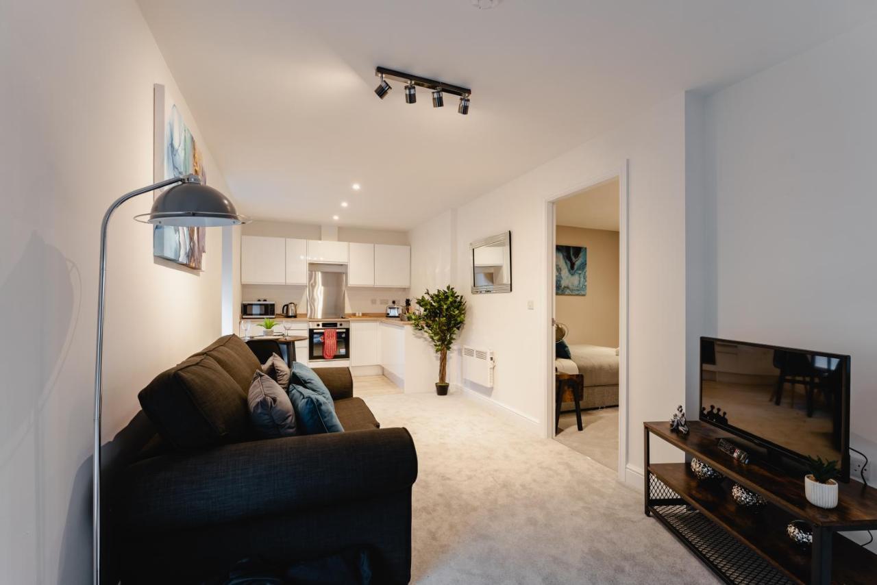 Prescott Court Serviced *